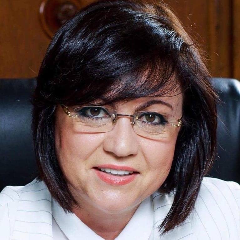 Нинова със силни думи във Фейсбук за Съединението