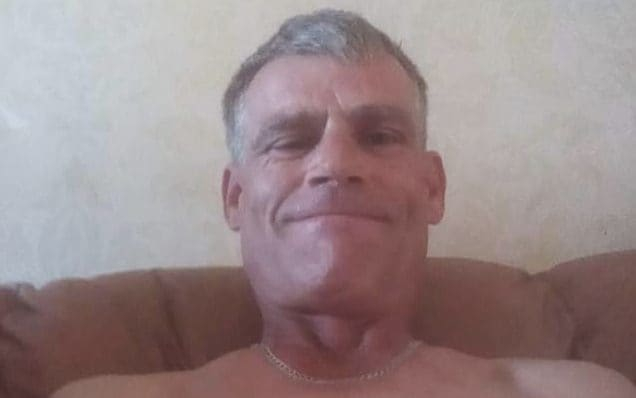 Англичанин ръгал българина Димитър и крещял: Ще умреш по зловещ начин СНИМКИ