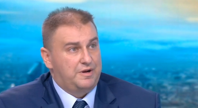 Емил Радев обясни разпределени ли са ресорите в новата ЕК