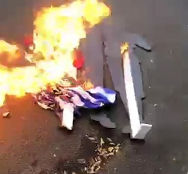 Македонци подпалиха българското знаме в Мелбърн СНИМКИ