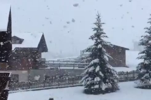 Сняг по никое време падна в Италия ВИДЕО 
