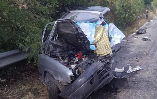 Зловещи СНИМКИ разкриват какво е останало от колата ковчег на пътя Русе-Плевен 
