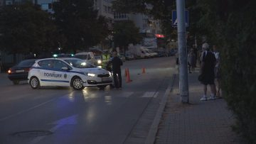 Моторист помете пешеходка в Търново СНИМКИ 