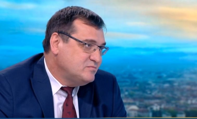 Славчо Атанасов: Тотев си направи филм, в който разкрива как се правят шест вида престъпления