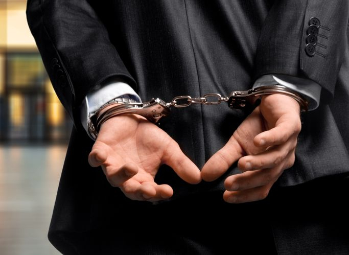 Затягат примката около врата на екскмета на Ихтиман