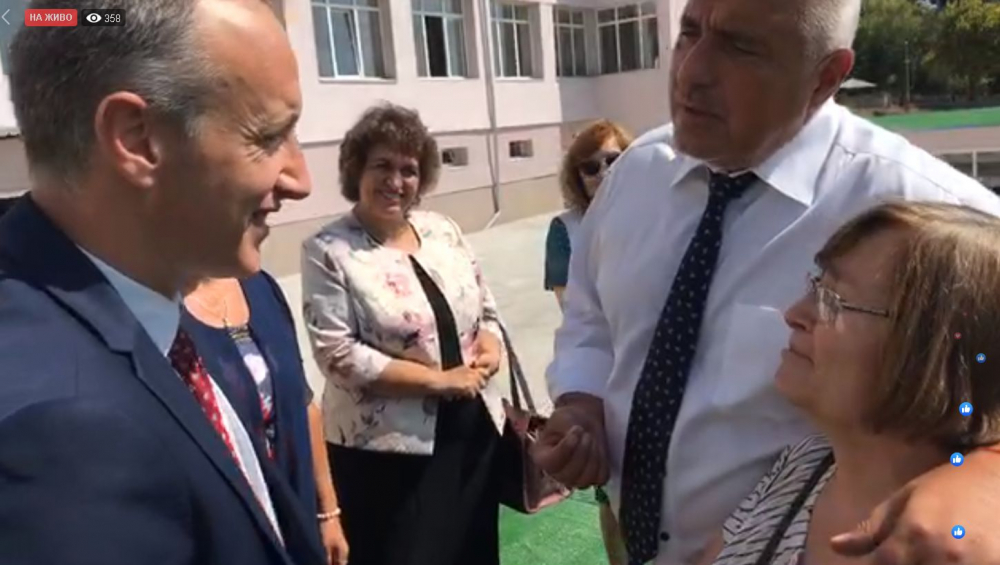 Учителка се разплака пред Борисов, а той направи нещо нечувано ВИДЕО