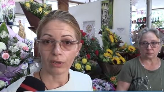 Дъно! Цветарки с грозни думи за учителки преди първия учебен ден ВИДЕО