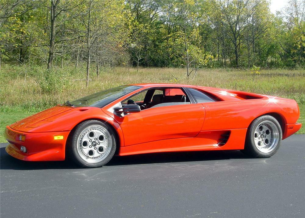 Култова суперкола Lamborghini бе разбита веднага след покупката СНИМКИ