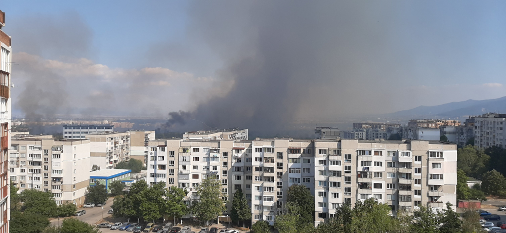 Огненият ад в София се разраства, пожарът пълзи към... СНИМКИ