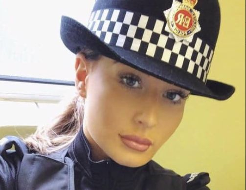 Не е истина какво се случи с тази секси полицайка, скочила в река, за да спаси бебе