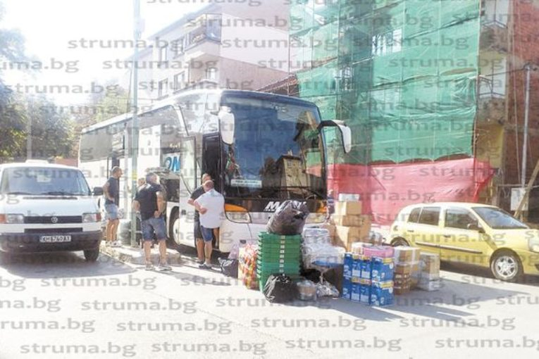 Цял рейс с гастарбайтери се изсипа в Дупница 