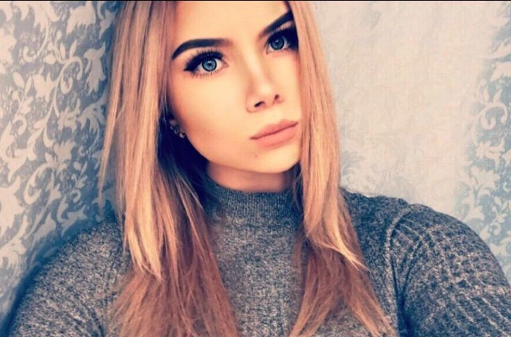 Телефон уби красива блондинка във ваната СНИМКИ