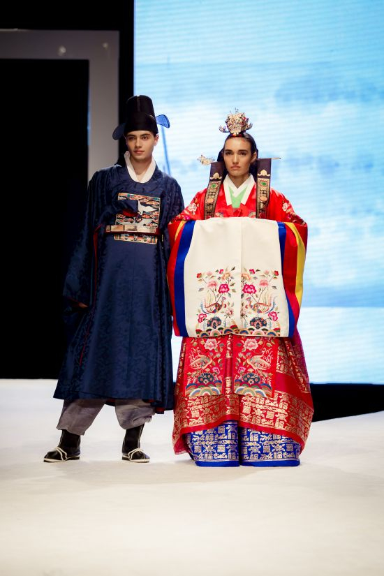 Околосветско пътешествие от подиума на Sofia Fashion Week 