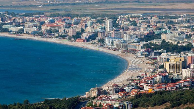 Спипаха в големи нарушения работодатели по морските курорти 