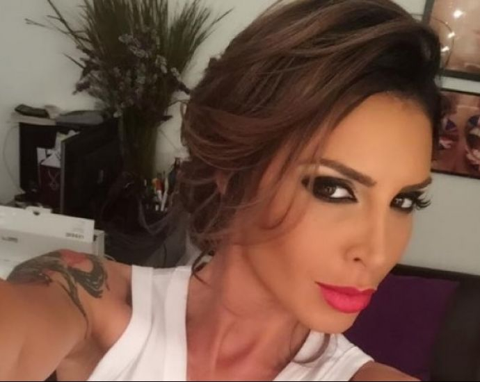 Черната Златка полугола до сина си! СНИМКИ 18+
