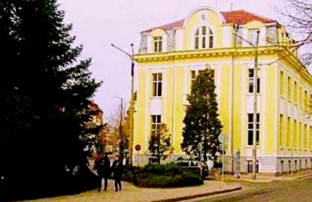Най-дръзкият обир: Как задигнаха с "Лада" 2 чувала с пари в Хасково СНИМКИ