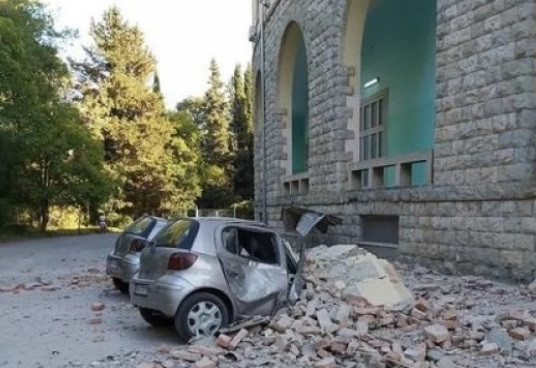 Албания не спира да се тресе