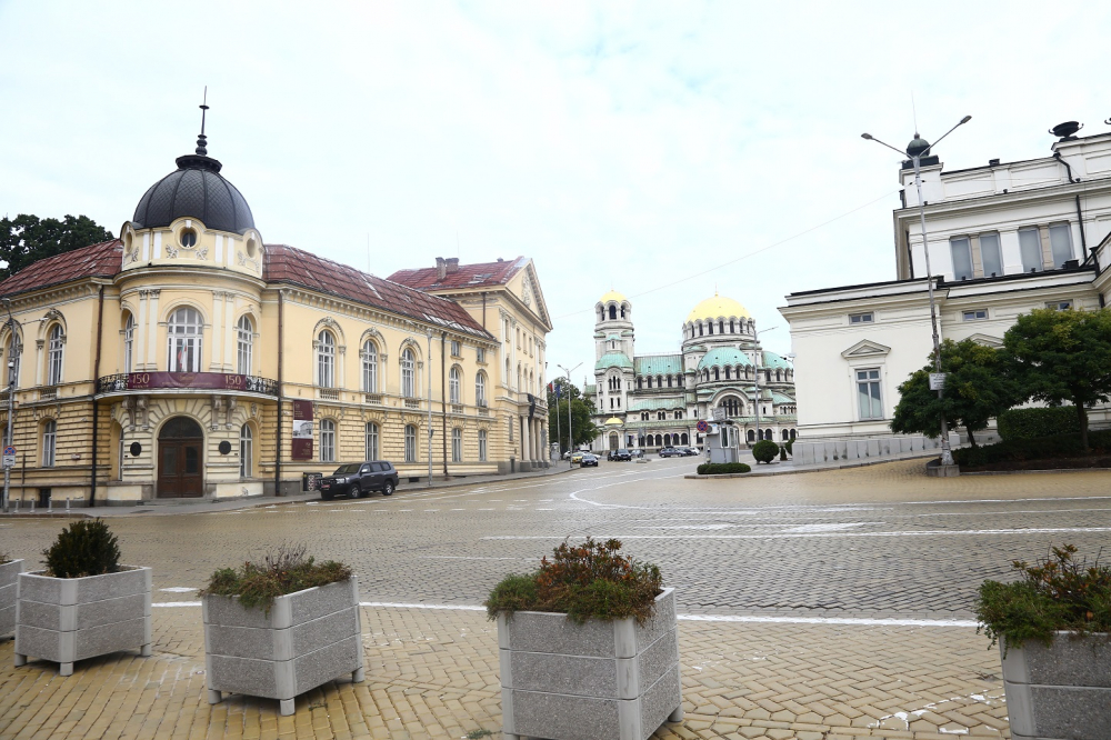 Първи СНИМКИ на невиждана досега в България луксозна кола! 
