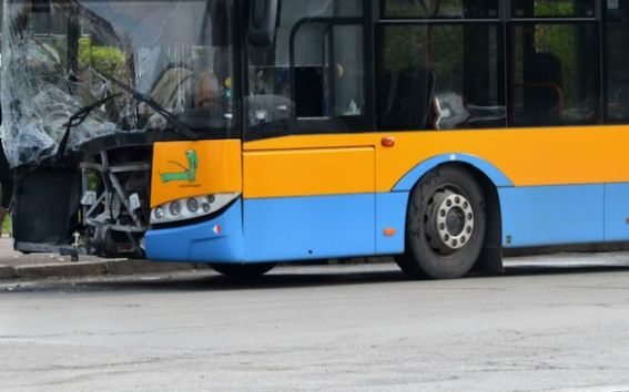Тежка катастрофа на Аспаруховия мост във Варна