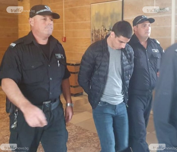 Майката на молдовеца Евгени, взривил 2 банкомата, го видя с белезници и...