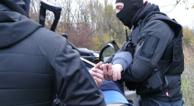 Разбиха мощна банда за трафик на мигранти към Сърбия и Западна Европа