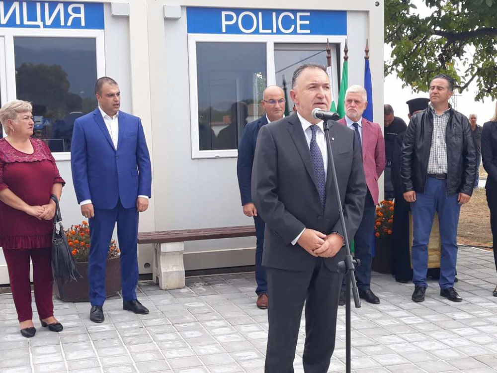 С нова полицейска приемна ще борят циганската престъпност в Карловско СНИМКИ