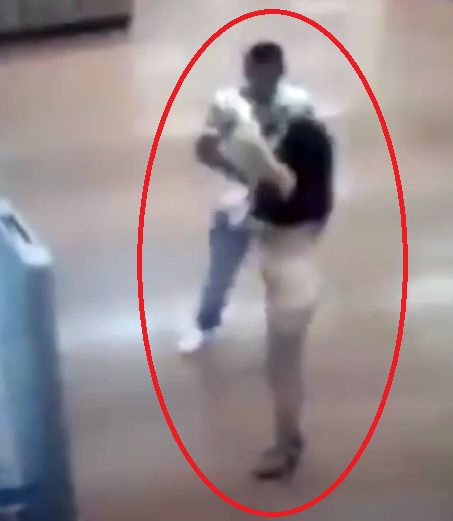 Момиче се разсъблече голо в магазин, за да докаже, че не... ВИДЕО