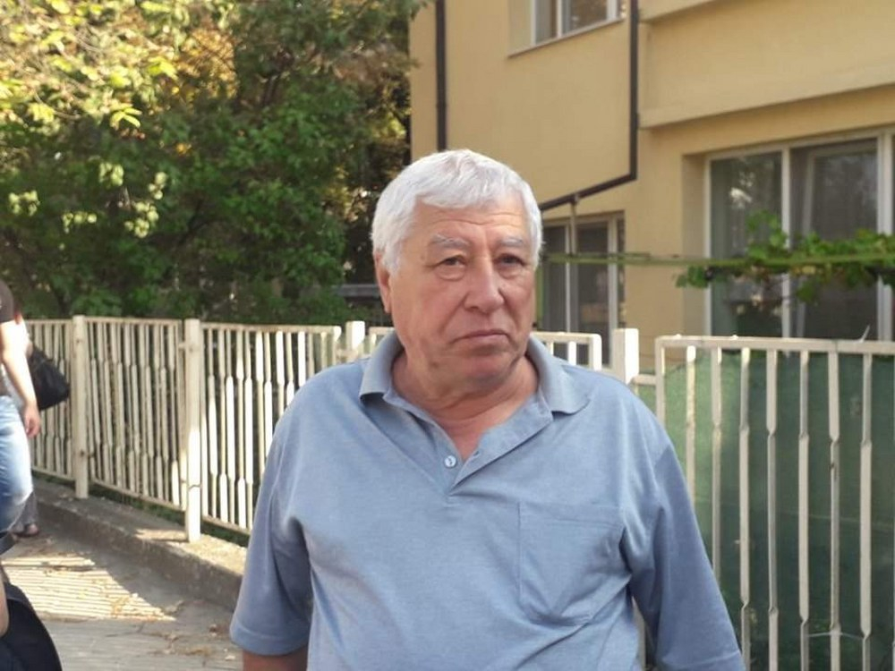 Пенсионер удари с кола 3 момичета в Шумен СНИМКИ