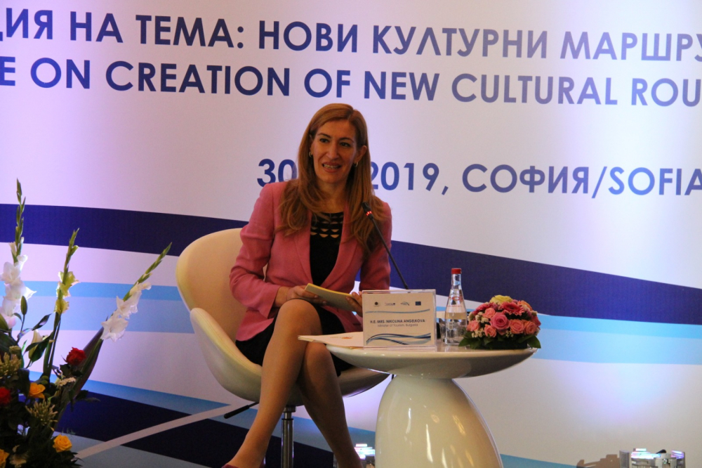 Ангелкова в компанията на кралска особа СНИМКИ