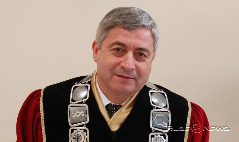 Кошмарен инцидент с ректора на Русенския университет, Борисов прати хеликоптер, за да...
