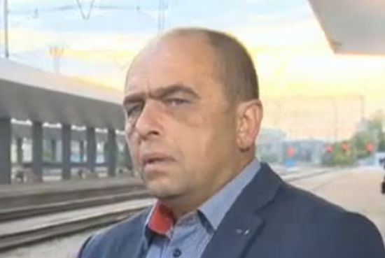 Заместват влакове с автобуси в страната