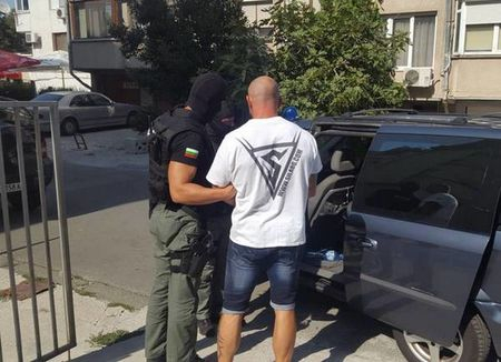 В ъндърграунда шушукат, че кримигероят Жоро Илиев е натопил Митьо Очите
