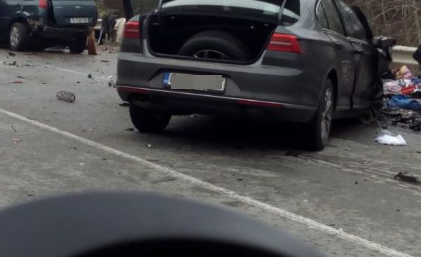 Сигнал до БЛИЦ! Катастрофа на кръговото на „Младост“ в София