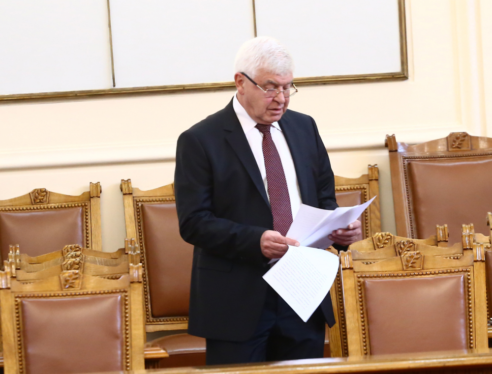 Извънредно! Паднаха главите на трима шефове на болници заради скандала с починалото 3-г. дете