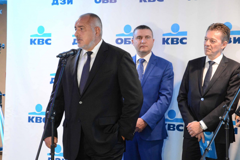 Борисов обяви кога ще си отиде от политиката и откри клон на могъща банка във Варна ВИДЕО