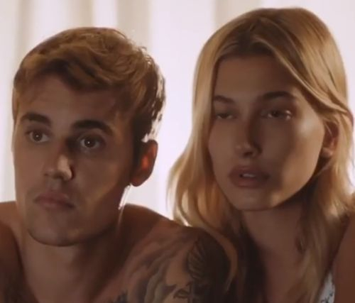 Джъстин Бийбър и Хейли Болдуин свалиха дрехите за реклама ВИДЕО 18+