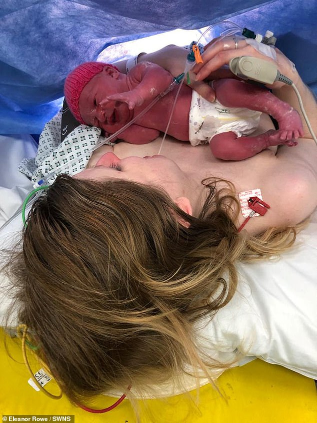 Майка с две вагини загуби едно, но роди друго дете СНИМКИ