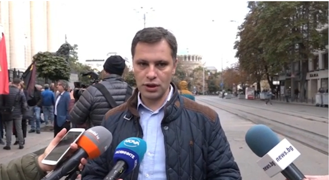 От ВМРО не се отказват, затягат примката около БХК
