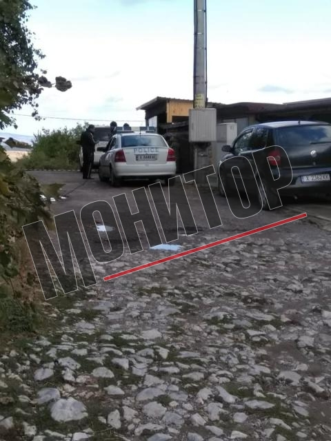 Барети обсадиха екслегионера Дюмона! СНИМКИ