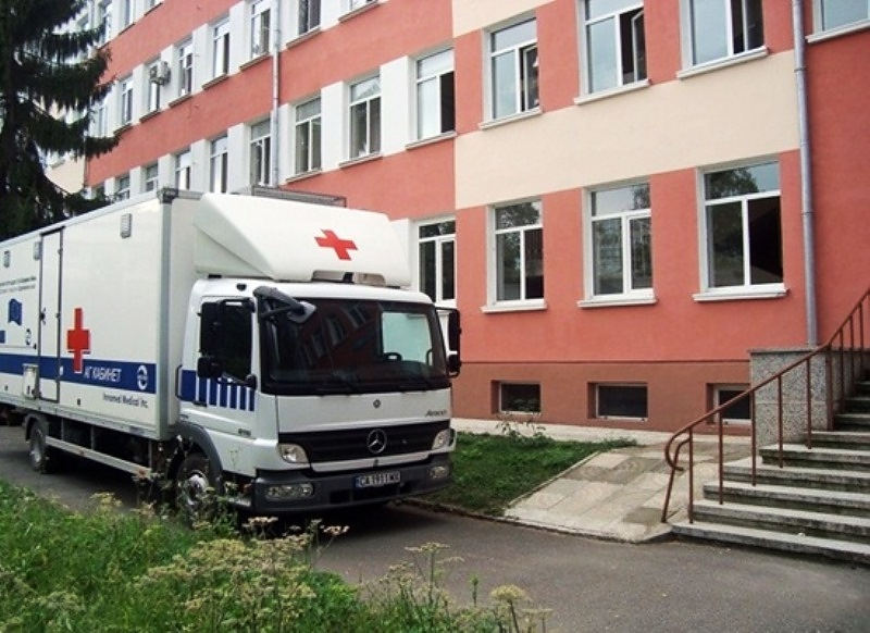 Скандал в спешното във Враца! Отказаха да инжектират пациент