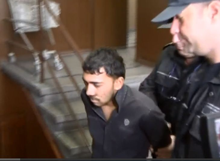 Първи СНИМКИ 18+ на 19-годишния убиец на двама души в Пловдив