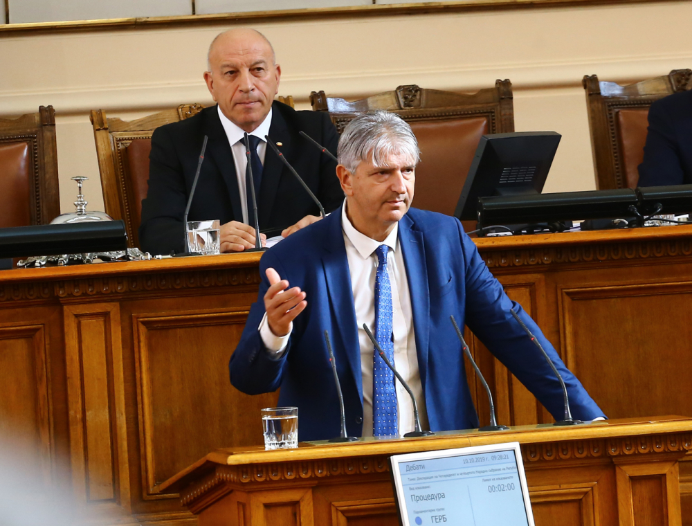 Депутат от ГЕРБ стресна опозицията: Сестра ми е заразена с COVID-19, вразумете се! 