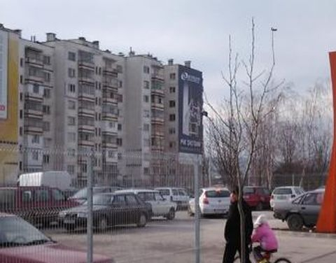 Смразяващи подробности за намерените мъртви майка и син в Търговище