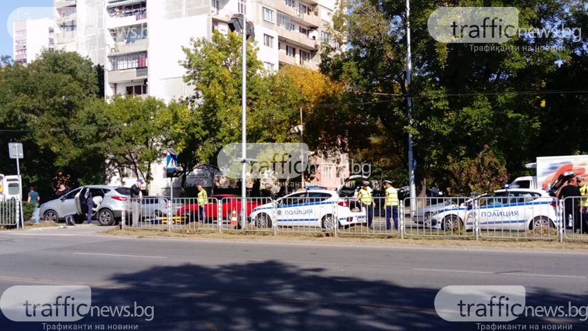 Страшен кошмар с малко дете на пешеходна пътека в Пловдив СНИМКИ 