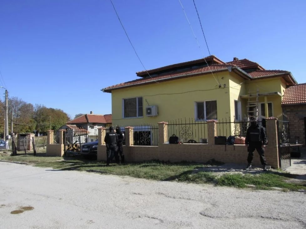 Цялата истина за въртачите и мулетата от Ветово – профуквали цялата плячка за казина и...
