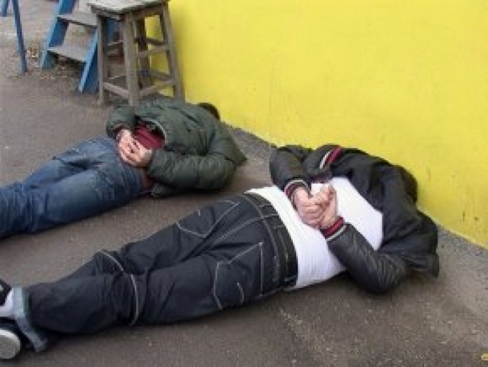 Заковаха циганите Митко и Валентин за серия от обири в Бургас