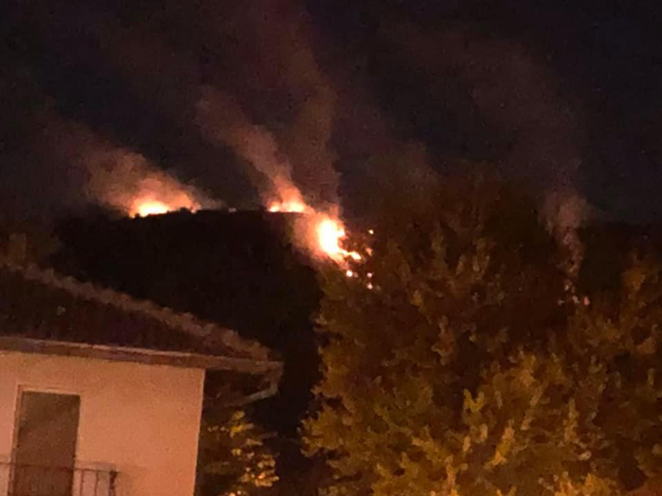 Огнен ад край Търново! Ето какво се случва СНИМКИ