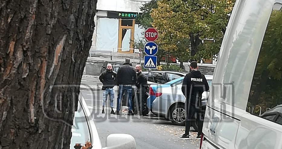 Масови арести в Бургас, първи закопчан е шефът на VTA Николай Мечков СНИМКИ