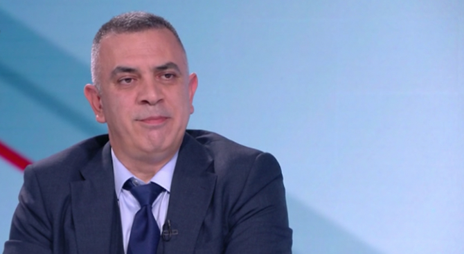 Стефан Радев с горещ коментар за паниката в Сливен