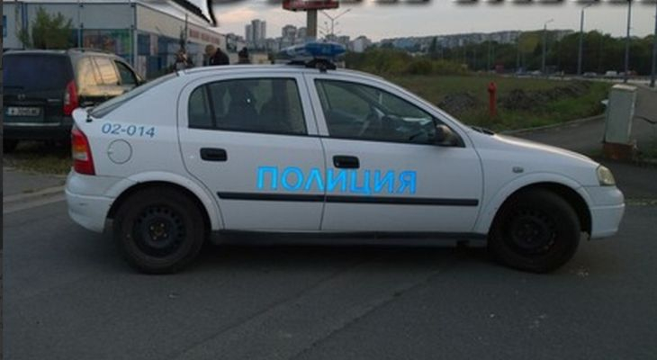Бясна ревност! Бургазлия стреля срещу свой съсед, коментирал мацката му